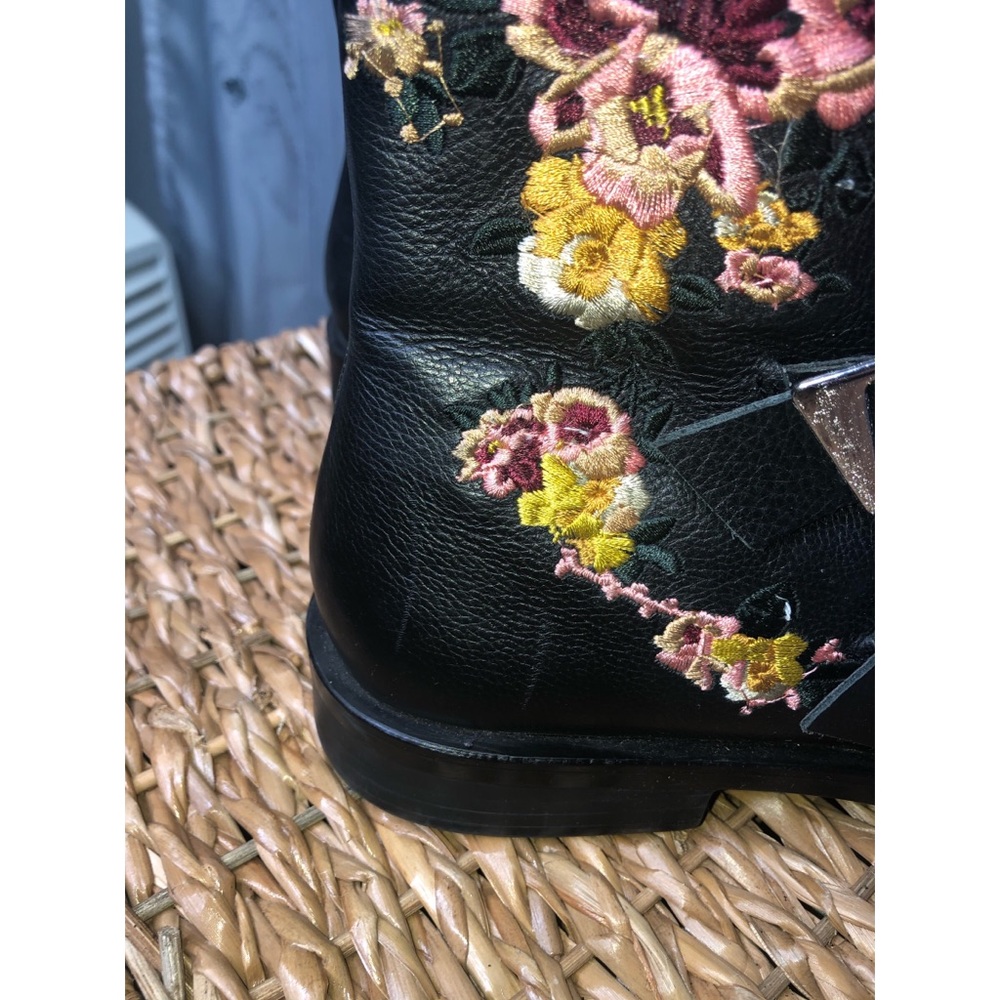 🌸🌺🌼ZARA Leather Embroidered Ankle Boots Buckles Zip - Picture 6 of 10